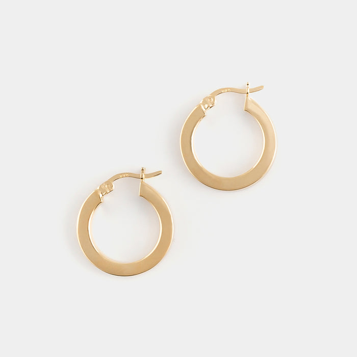 Karen Hoops in Gold