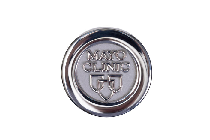 Lapel, garment magnet