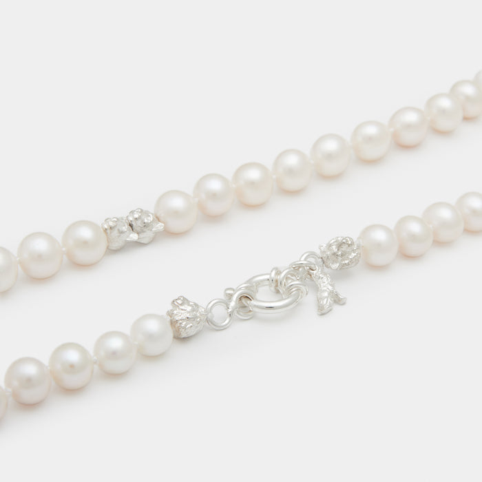 Louis III Pearl Necklace in Silver