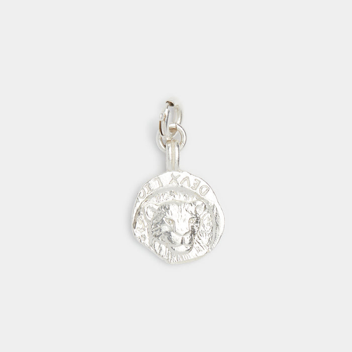 Medusa Charm in Silver : The Strong Beauty