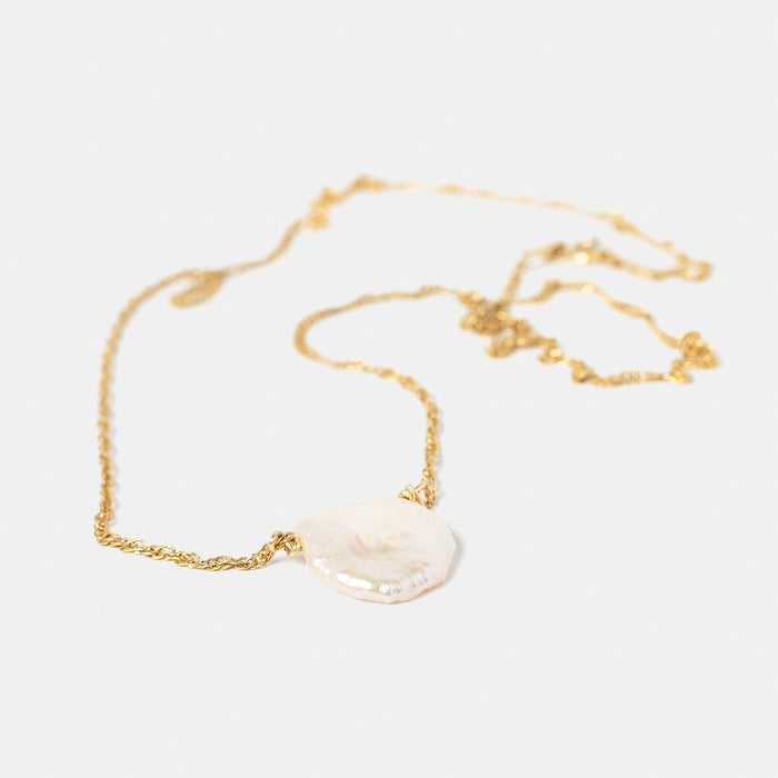 Mother of Pearl in Gold