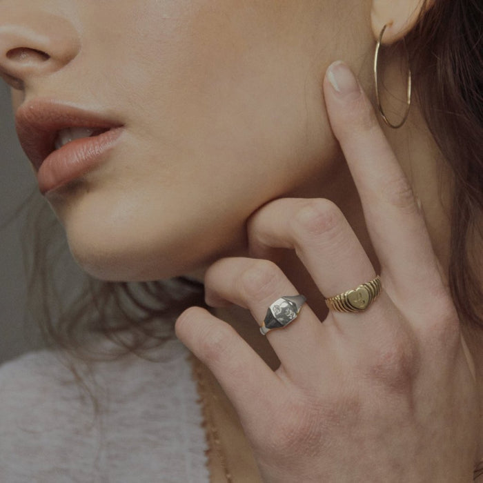 Pijama Signet Ring in Silver