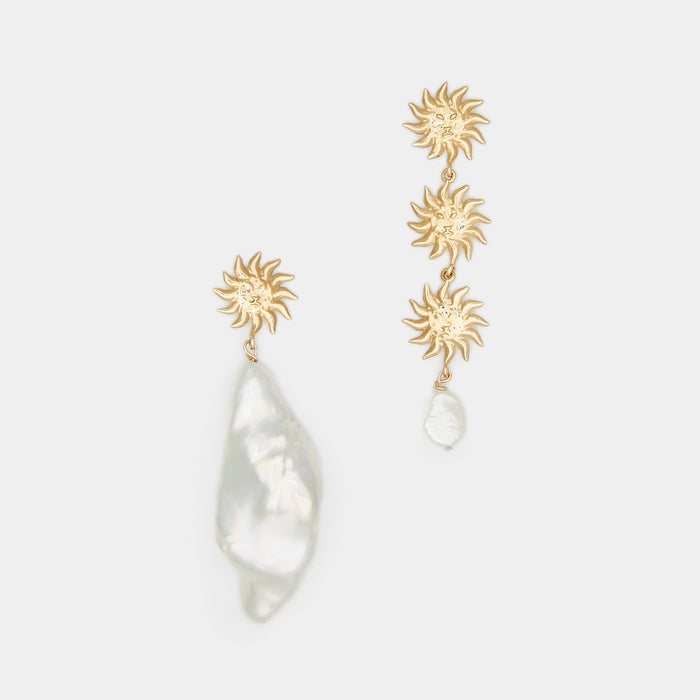 Solana Baroque Pearl Earrings in Gold