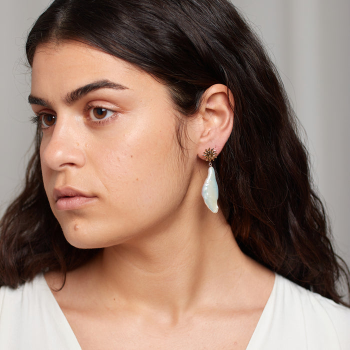 Solana Baroque Pearl Earrings in Gold