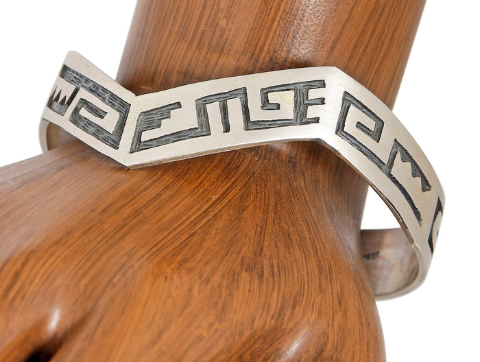 VTG Navajo Indian Handmade Lighting Tribal Pattern .925 Silver Cuff Bracelet