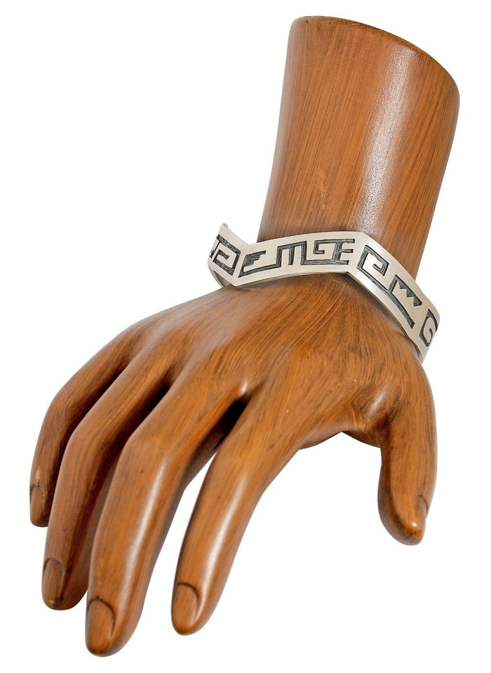 VTG Navajo Indian Handmade Lighting Tribal Pattern .925 Silver Cuff Bracelet